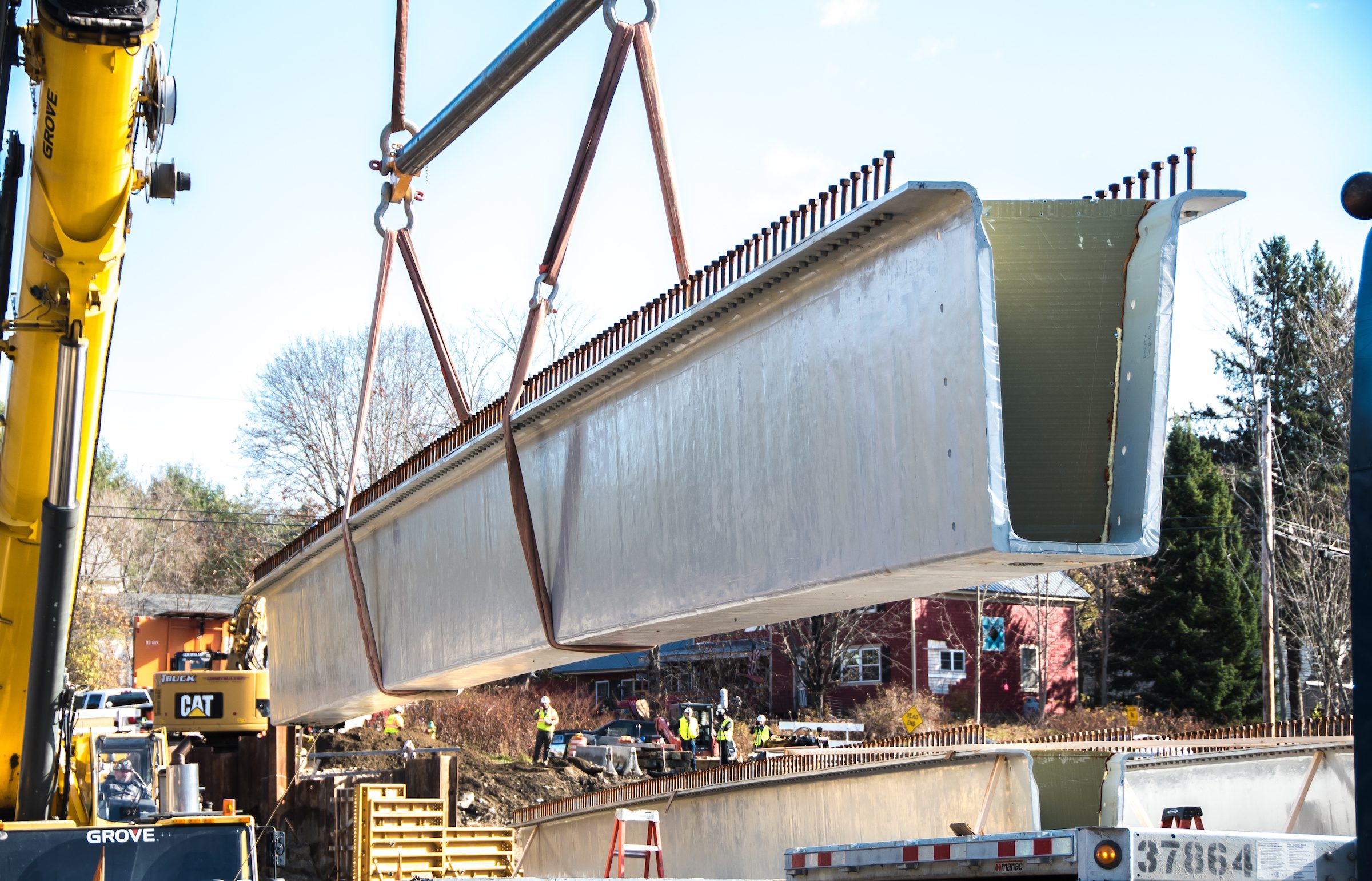 ASCC Composite beam installation- Hampden DOT bridge 110520